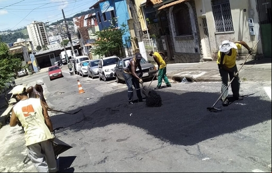 Empav faz manutenção de vias de grande fluxo e atendimentos de urgência Empav faz manutenção de vias de grande fluxo e atendimentos de urgência