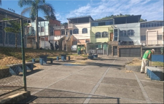 Empav finaliza limpeza e recolhe resíduos em praças de quatro bairros Empav finaliza limpeza e recolhe resíduos em praças de quatro bairros