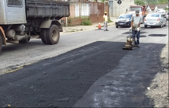 Empav dá continuidade à Operação tapa-buraco na Avenida Juiz de Fora Empav dá continuidade à Operação tapa-buraco na Avenida Juiz de Fora