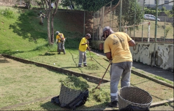 Empav dá sequência à operação de corte e poda de árvores na Estrada Engenheiro Gentil Forn Empav dá sequência à operação de corte e poda de árvores na Estrada Engenheiro Gentil Forn