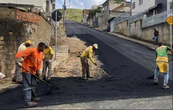 Empav conclui a pavimentação de mais uma rua nesta terça-feira, 17 Empav conclui a pavimentação de mais uma rua nesta terça-feira, 17