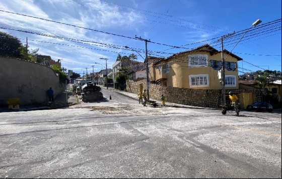 Empav realiza recomposição de erosão na rua Professor Teodoro Coelho nesta quinta, 19 Empav realiza recomposição de erosão na rua Professor Teodoro Coelho nesta quinta, 19