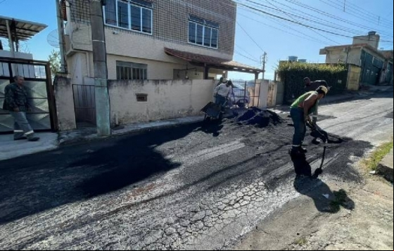 Em quatro dias, operação tapa-buracos da PJF atende mais de 30 vias na cidade Em quatro dias, operação tapa-buracos da PJF atende mais de 30 vias na cidade