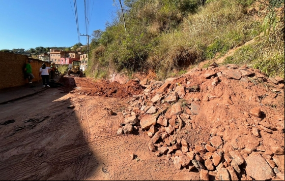 Operação tapa-buraco da PJF atende seis bairros nesta terça-feira, 16 Operação tapa-buraco da PJF atende seis bairros nesta terça-feira, 16