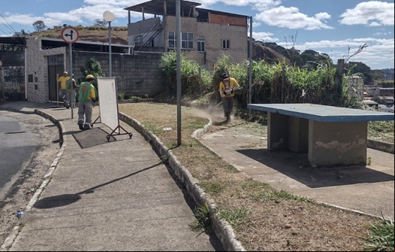 Prefeitura realiza a limpeza de 13 praças nesta quarta-feira, 31 Prefeitura realiza a limpeza de 13 praças nesta quarta-feira, 31