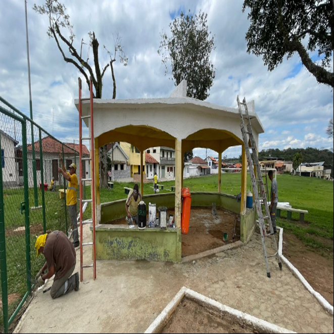PJF dá sequência à revitalização da praça do Distrito de Torreões PJF dá sequência à revitalização da praça do Distrito de Torreões