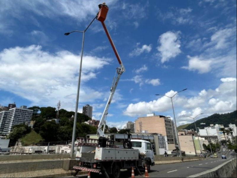 PJF realiza manutenção em mais de 500 luminárias em Fevereiro PJF realiza manutenção em mais de 500 luminárias em Fevereiro
