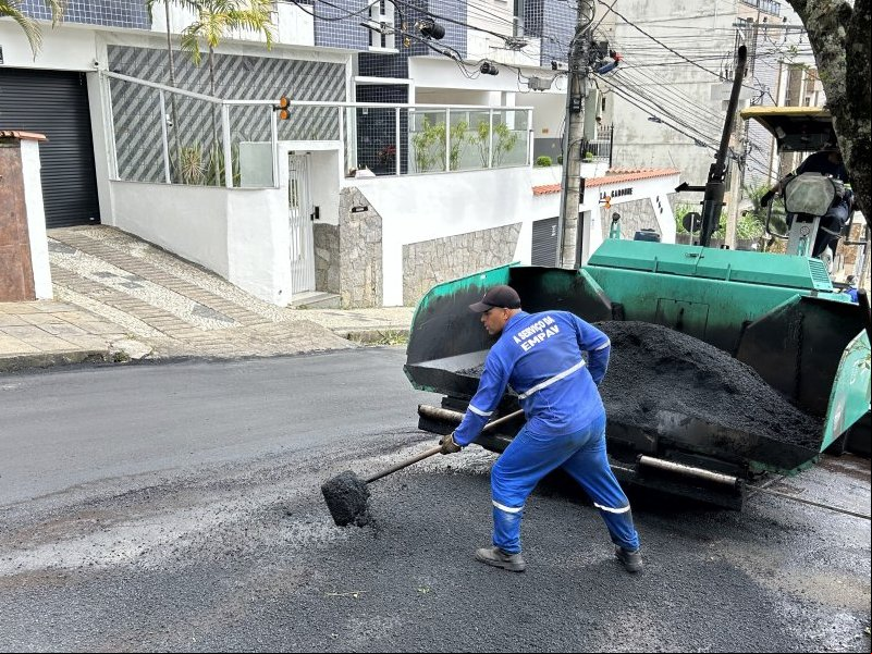 PJF segue com melhorias no asfalto de sete vias no Cascatinha PJF segue com melhorias no asfalto de sete vias no Cascatinha