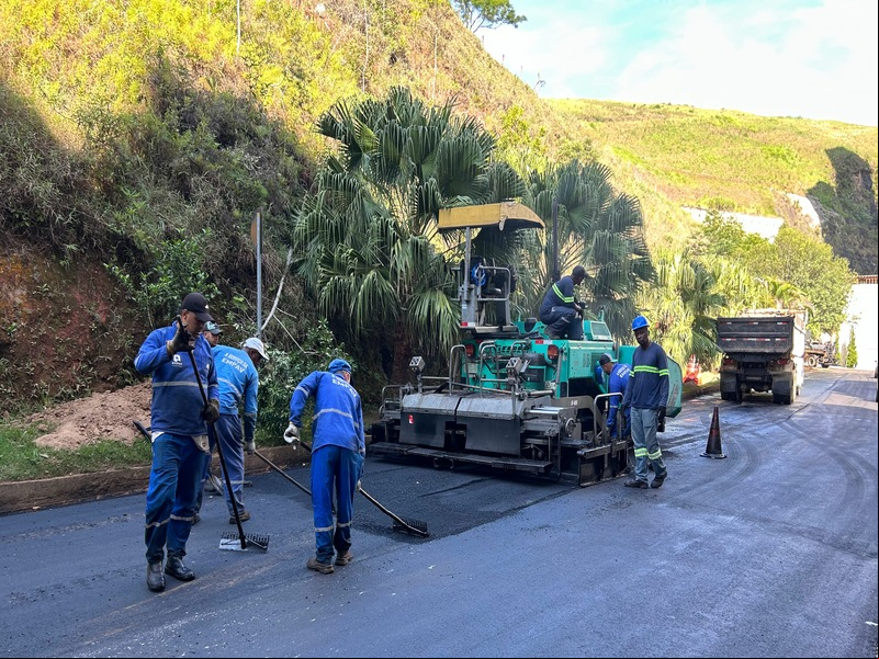 PJF conclui trabalhos de novo asfalto em sete vias do bairro Cascatinha PJF conclui trabalhos de novo asfalto em sete vias do bairro Cascatinha