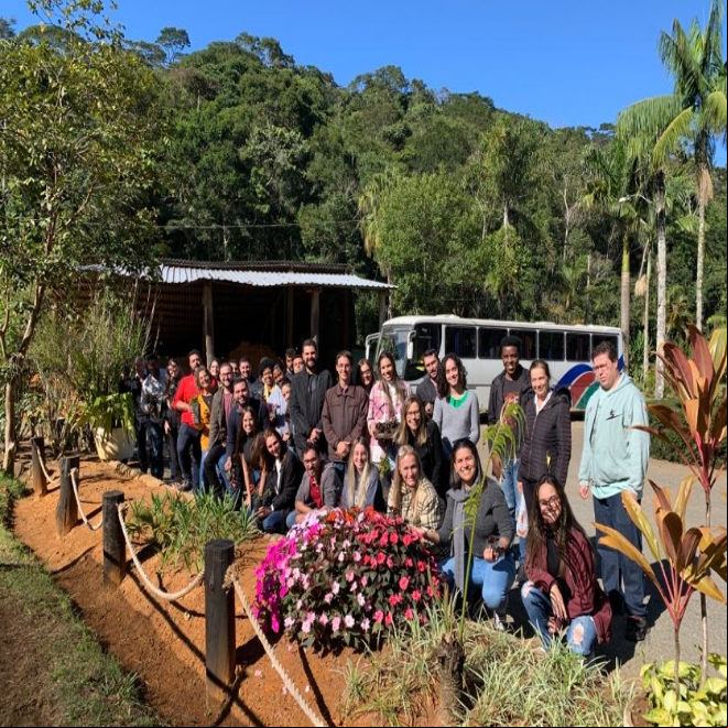 Funcionários do setor istrativo da EMPAV visitam o Horto Florestal Funcionários do setor istrativo da EMPAV visitam o Horto Florestal
