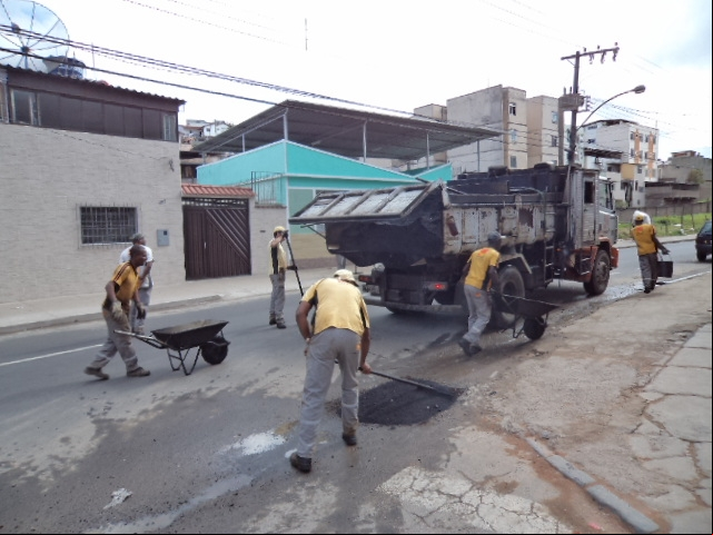 Empav realiza operação tapa-buraco no Manoel Honório Empav realiza operação tapa-buraco no Manoel Honório
