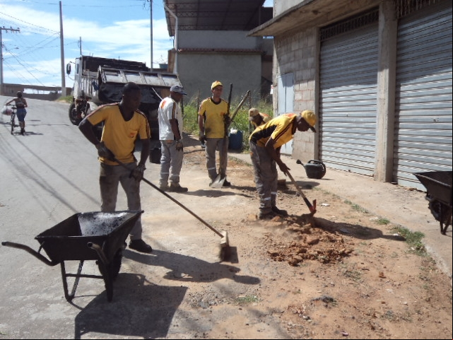 Empav realiza operação tapa-buraco no bairro Nossa Senhora de Lourdes Empav realiza operação tapa-buraco no bairro Nossa Senhora de Lourdes