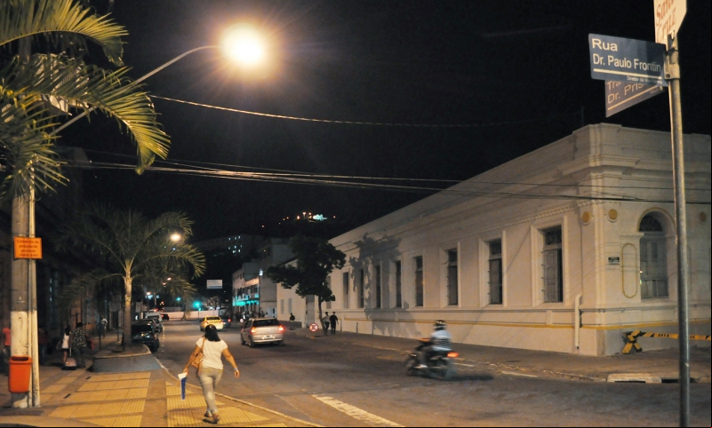 Prefeitura melhora iluminação da Travessa Doutor Prisco Prefeitura melhora iluminação da Travessa Doutor Prisco