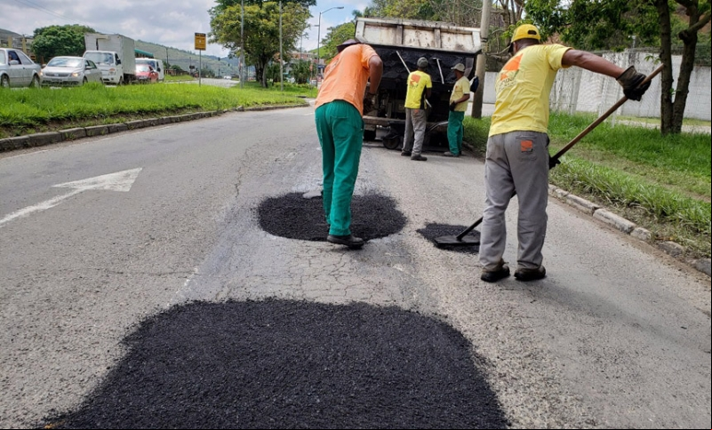 Empav utiliza 50 toneladas de massa asfáltica para operação tapa-buracos nesta terça-feira Empav utiliza 50 toneladas de massa asfáltica para operação tapa-buracos nesta terça-feira