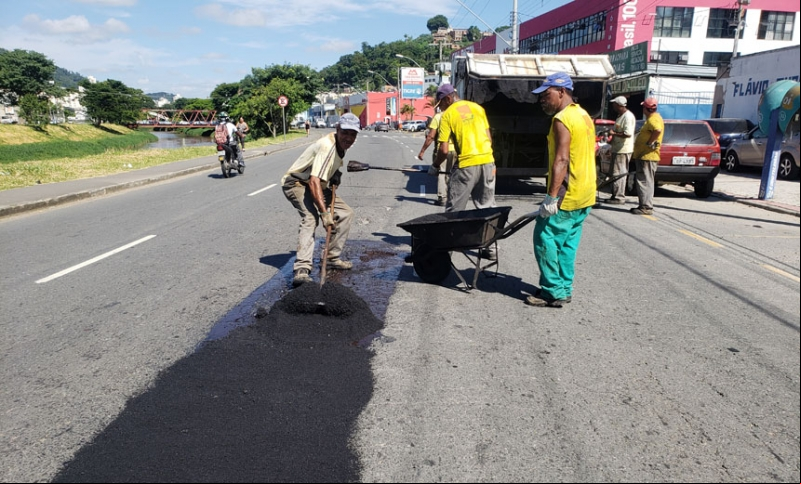 Empav realiza operação tapa-buracos em vários bairros Empav realiza operação tapa-buracos em vários bairros