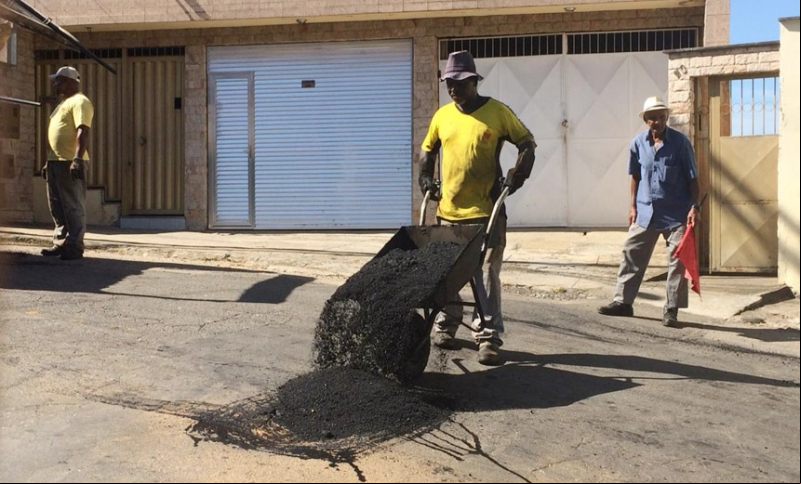 Empav realiza tapa-buracos em 15 vias nesta terça Empav realiza tapa-buracos em 15 vias nesta terça