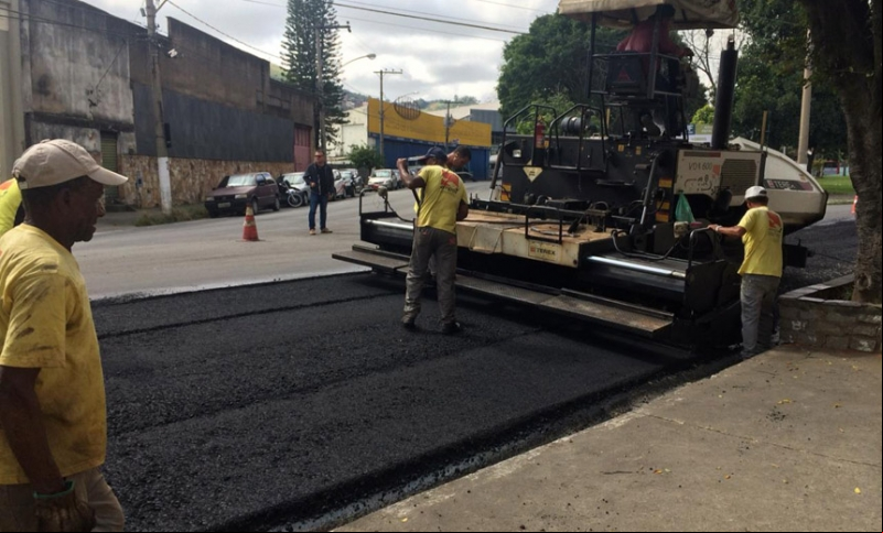 Empav asfalta rua do Poço Rico Empav asfalta rua do Poço Rico