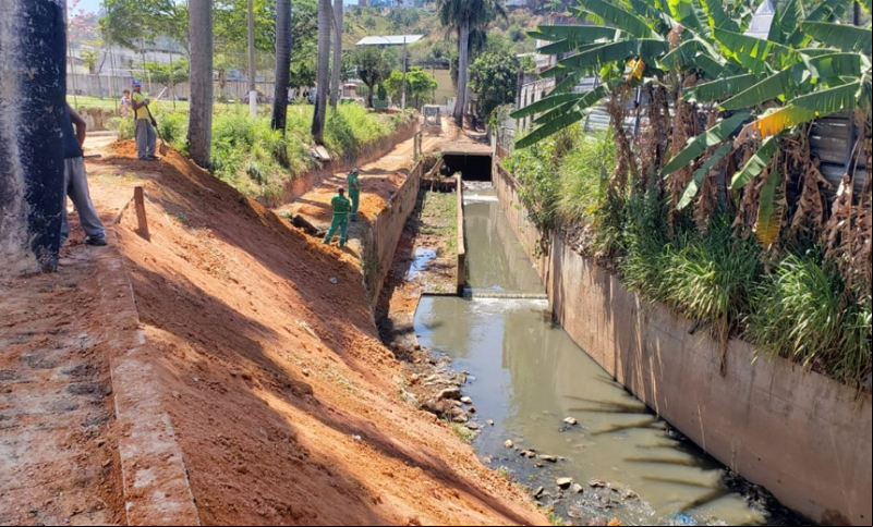 Prefeitura realiza intervenções na Praça Teotônio Vilela Prefeitura realiza intervenções na Praça Teotônio Vilela