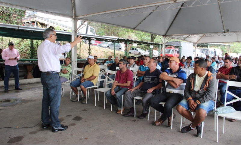 Prefeito participa do encerramento da 15ª Semana de Prevenção de Acidentes da Empav Prefeito participa do encerramento da 15ª Semana de Prevenção de Acidentes da Empav