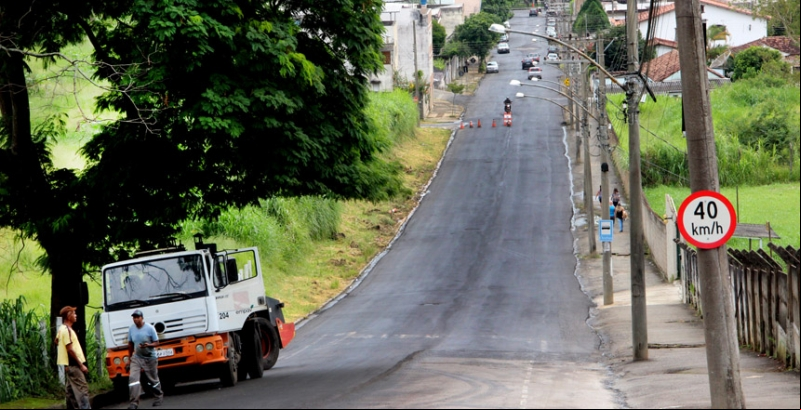 Rua Eduardo Weiss ganha novo asfalto Rua Eduardo Weiss ganha novo asfalto