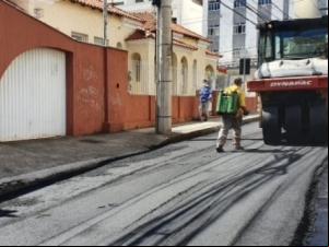 Prefeitura realiza recapeamento asfáltico nos bairros São Mateus e Borboleta