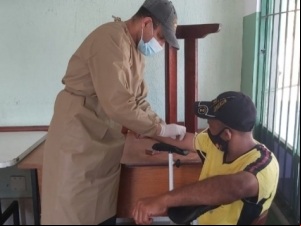 Funcionários fazem exames de prevenção contra câncer de próstata