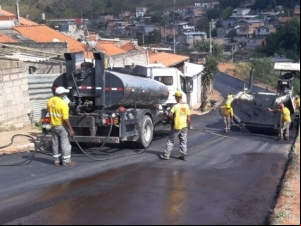 Empav realiza serviços de pavimentação no Parque das Águas