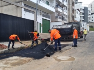Linhares e Bom Jardim recebem equipes da Empav para realização de recomposição asfáltica