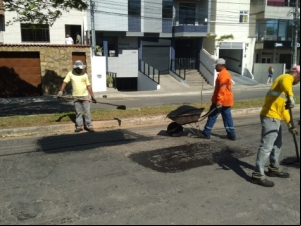 Empav realiza recomposição asfáltica na Avenida Barão de Rio Branco e Jardim Casablanca