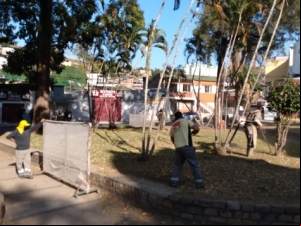 Empav realiza manutenção em canteiros da cidade
