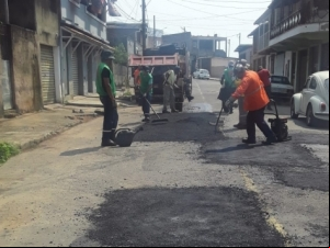 Empav atua nos serviços de recomposição asfáltica no bairro Parque Guarani
