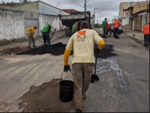 Bairu, Mariano Procópio e outros bairros do município recebem operação tapa-buracos