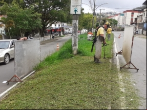 Empav prossegue com serviços de zeladoria em praças e vias do município