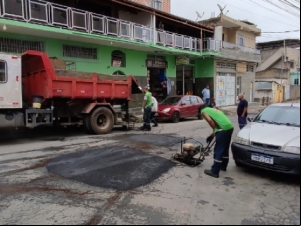 Operação Boniteza realiza operação tapa-buraco nos bairros Linhares e Retiro