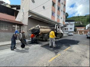 Operação tapa-buracos atende sete bairros nesta segunda-feira, 4