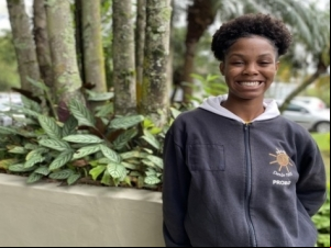 Jovem aprendiz da EMPAV é aprovada em vestibular na Universidade Federal Fluminense