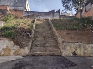 PJF realiza limpeza em escadões nesta quinta-feira, 04