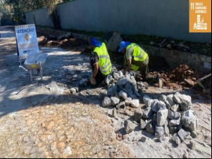 Prefeitura inicia revitalização de calçamento na via que dá o ao Morro do Cristo