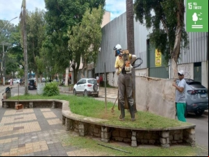 Manoel Honório e outros 23 bairros são atendidos com os serviços de limpeza e poda de grama nesta terça-feira, 30