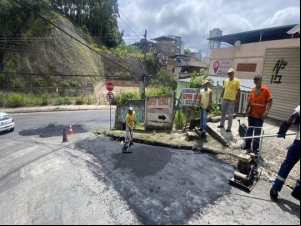 No primeiro dia útil do ano, PJF atende 15 vias com operação tapa-buracos