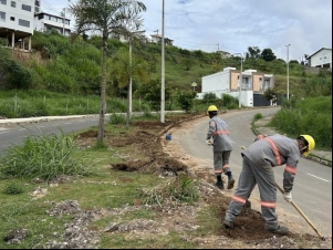 Prefeitura de Juiz de Fora instala novos postes de iluminação pública no bairro Aeroporto