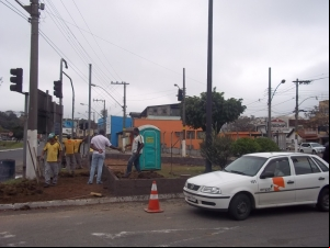Empav realiza reurbanização em trevo do Mariano Procópio