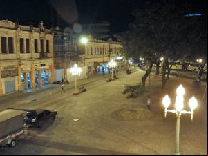 Prefeitura revitaliza iluminação da Praça da Estação