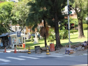 Empav realiza reforma de calçada na Praça Pedro Marques, no Santa Helena