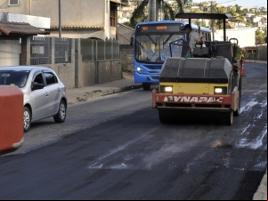 Asfaltamento da Avenida Juiz de Fora tem investimento de cerca de R$ 2,5 milhões