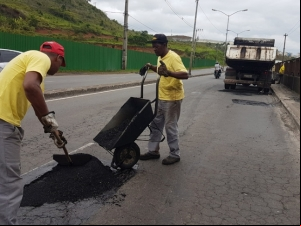 Empav realiza tapa buraco na Avenida JK