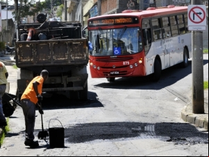 Empav realiza operação tapa-buracos em oito bairros