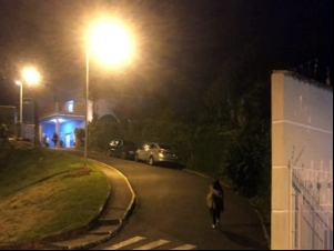 Prefeitura melhora iluminação de o à escola no Costa Carvalho