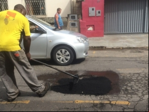 Empav realiza operação tapa-buracos em 22 bairros