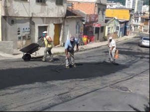 Empav realiza operação tapa-buracos em diversas vias